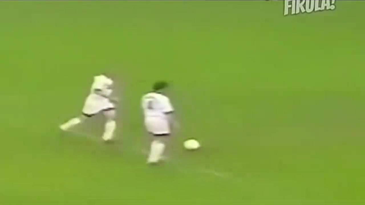 統(tǒng)治級的賽場表現(xiàn)感受外星人羅納爾多的華麗足球